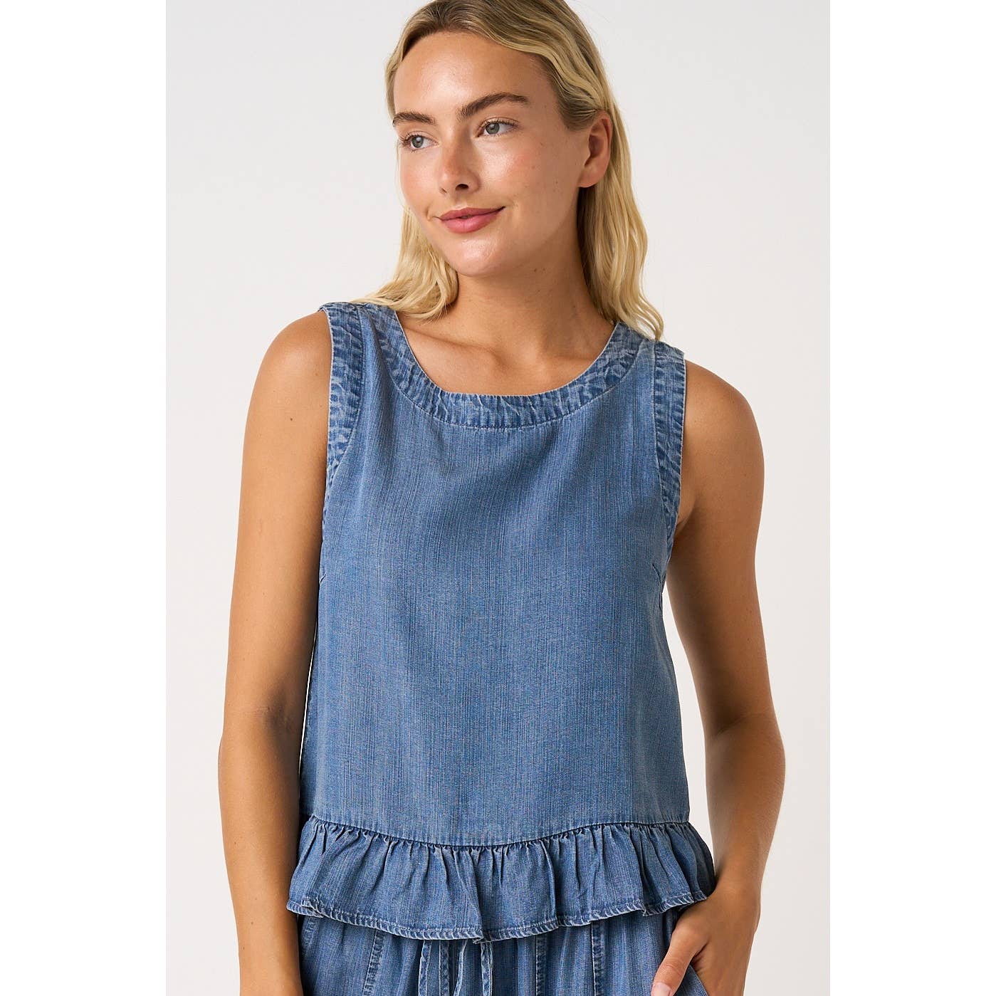 BACK BUTTON DETAIL CHAMBRAY RUFFLE PEPLUM TANK TOP