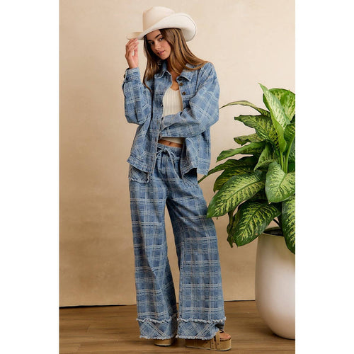 FRAYED DETAIL PLAID WIDE LEG JEANS WITH DUAL POCKETS