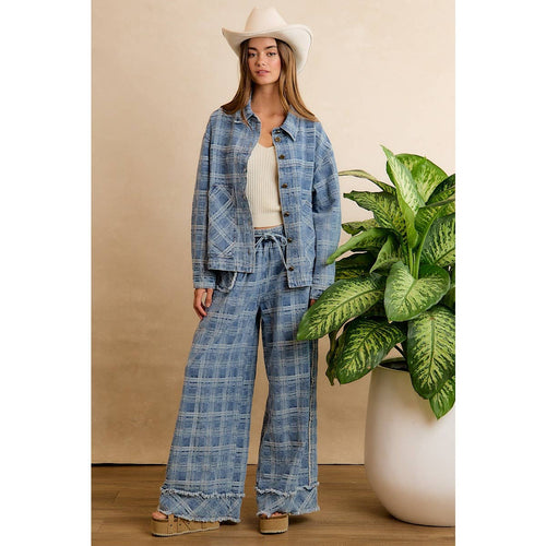 FRAYED DETAIL PLAID WIDE LEG JEANS WITH DUAL POCKETS