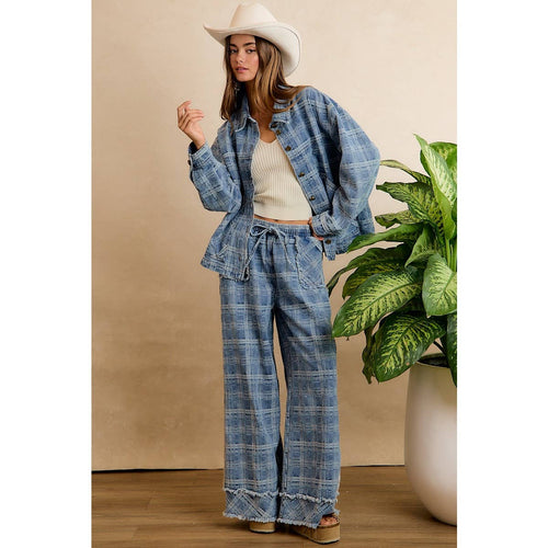 FRAYED DETAIL PLAID WIDE LEG JEANS WITH DUAL POCKETS