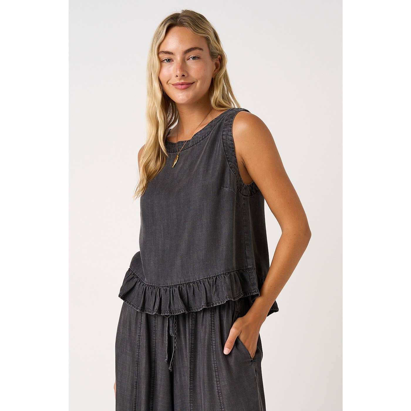 BACK BUTTON DETAIL CHAMBRAY RUFFLE PEPLUM TANK TOP